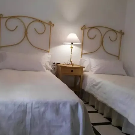 With 3 Bedrooms In Estepona, With Wonderful Mountain View An *
